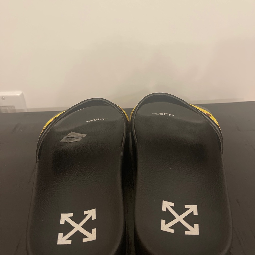 Off-white slides - Picture 5 of 10